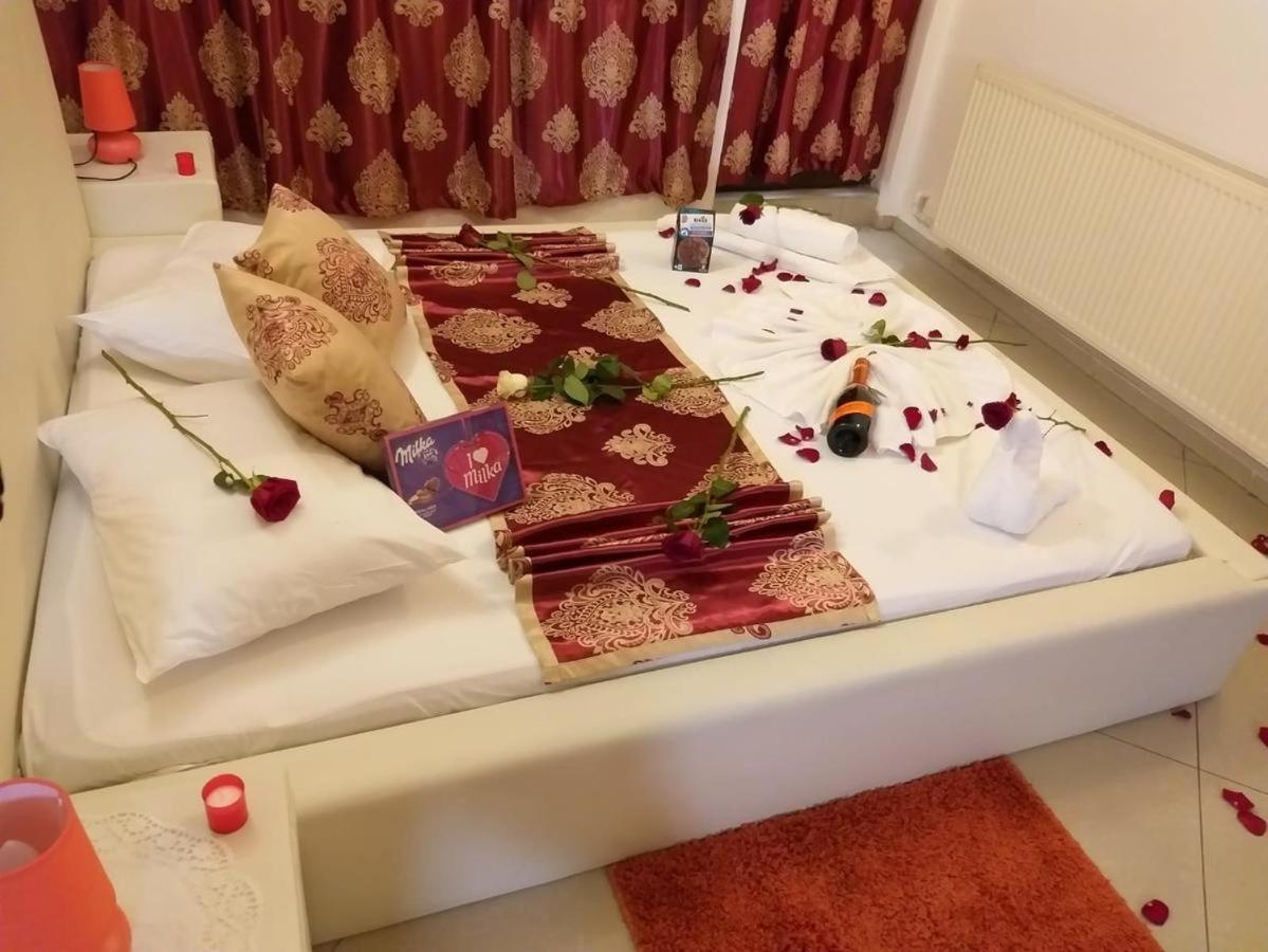 Magic Accommodation Bucarest Esterno foto