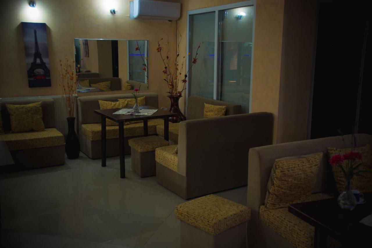 Magic Accommodation Bucarest Esterno foto