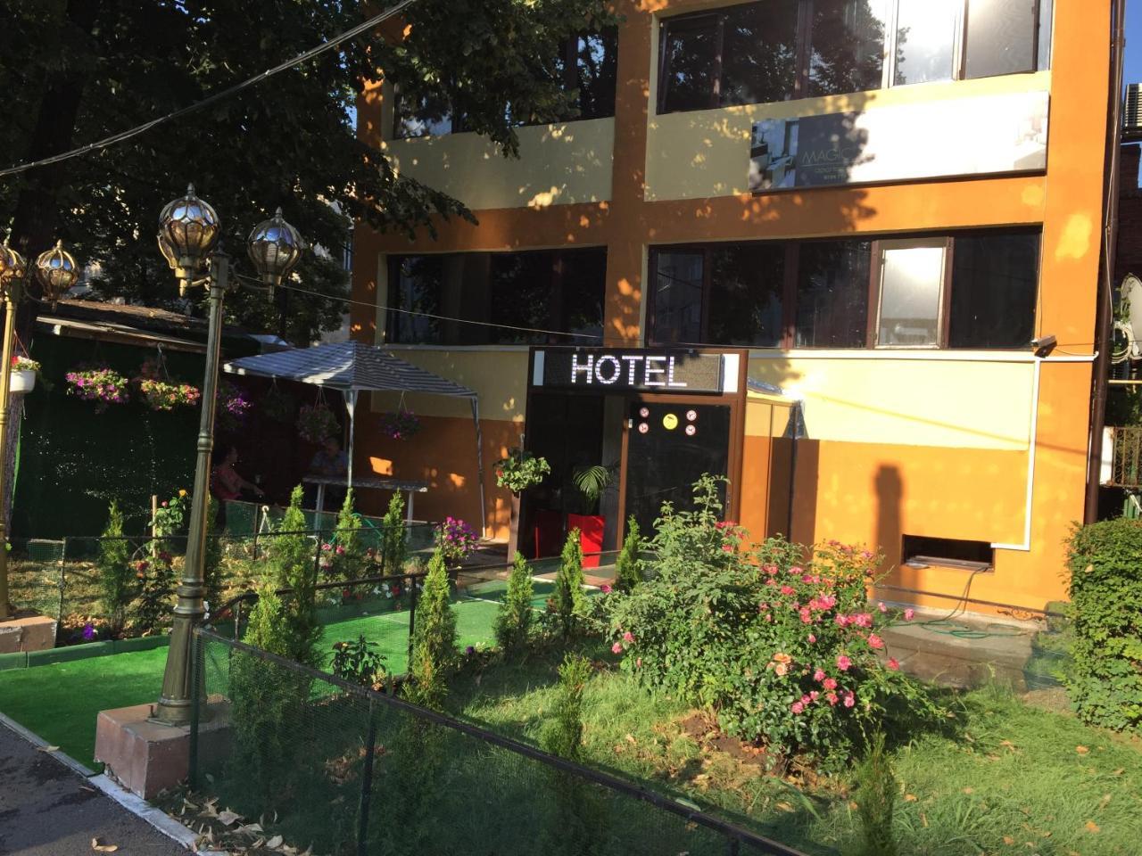 Magic Accommodation Bucarest Esterno foto