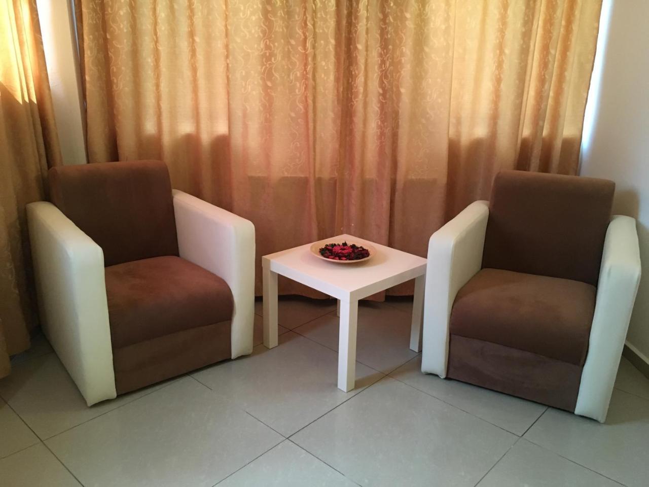 Magic Accommodation Bucarest Esterno foto