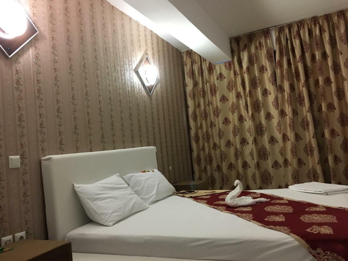 Magic Accommodation Bucarest Esterno foto